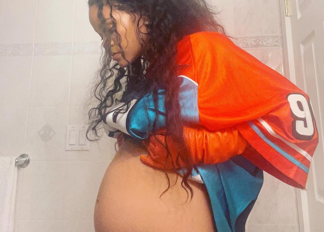 Rihanna publica primeiras fotos da gravidez nas redes sociais