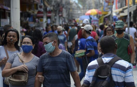 Rio de Janeiro flexibilizará uso de máscara em local aberto