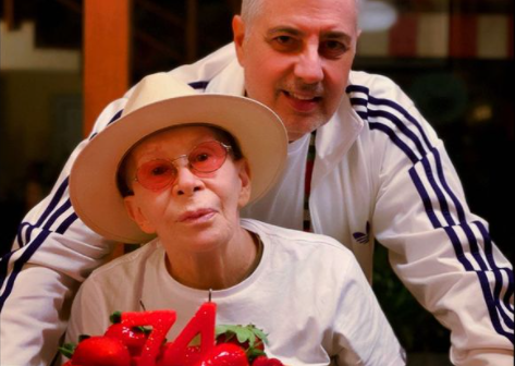 Rita Lee completa 74 anos e recebe declaração de amor do marido: “juntos, ontem, agora e sempre”