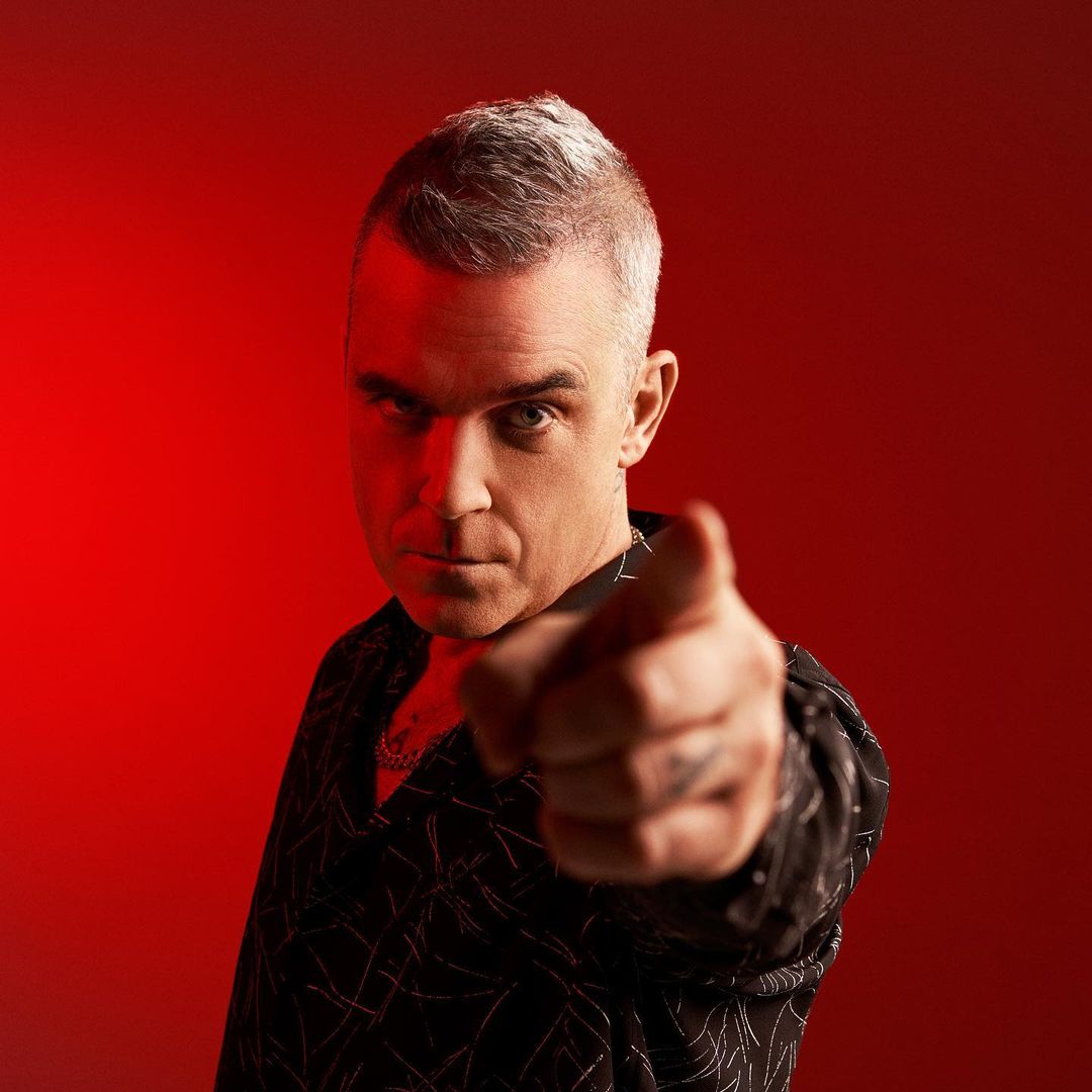 He's The One: Robbie Williams marca fecho do North Festival com atuação de  sorrir e chorar por mais - JPN