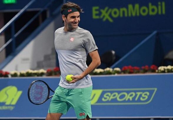 Roger Federer volta às quadras após 400 dias e nega aposentadoria