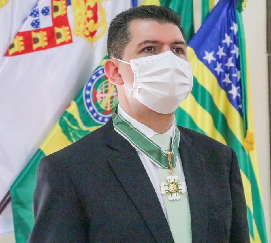 Ronaldo Martins, apresentador do Cidade Alerta Ceará, recebe Medalha da Ordem do Mérito Militar