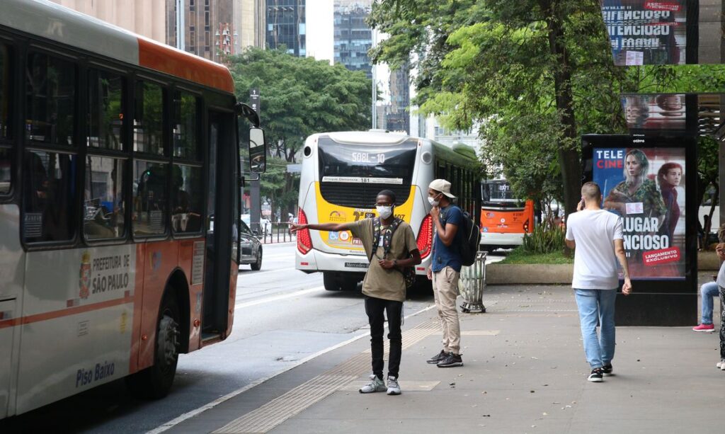 Covid-19: Brasil tem 28,6 mil novos casos e 72 óbitos em 24 horas