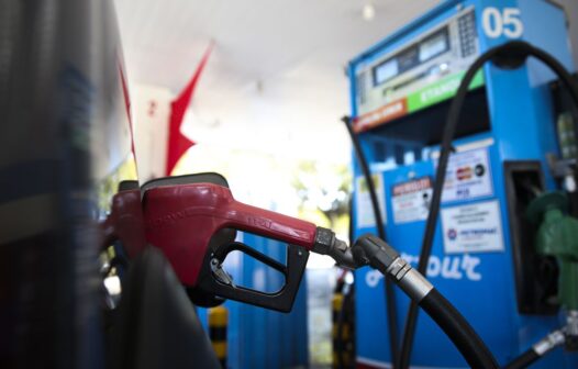 Saiba como denunciar posto que não deixa visível redução do preço de combustível