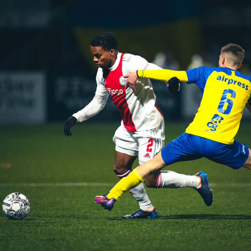 Ajax x Benfica: onde assistir ao jogo das oitavas de final da