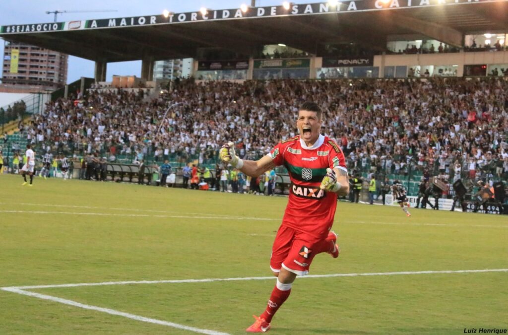 Saiba onde assistir Figueirense x Altos pelo Campeonato Brasileiro