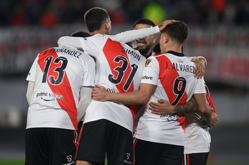 Saiba onde assistir River Plate x Racing pela Sul-Americana