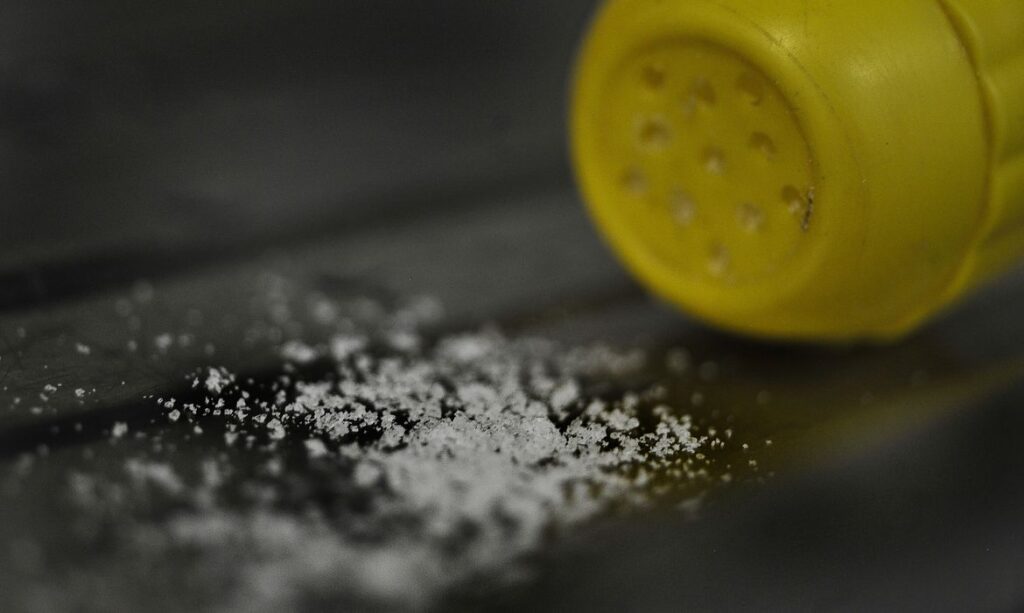 Consumo de sal nas Américas é três vezes maior que recomendado por OMS