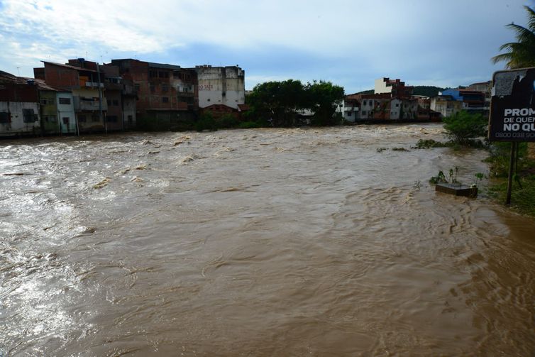 Minas Gerais registra 10 mortes em 24 horas por causa das chuvas