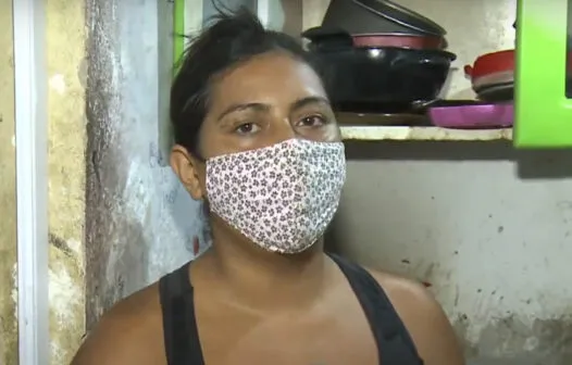 ‘Se não for pra lá a gente não come’, diz mãe que aparece em vídeo procurando comida em caminhão de lixo em Fortaleza