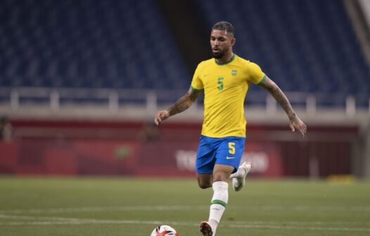 Eliminatórias: Douglas Luiz é convocado para o lugar de Casemiro na seleção brasileira