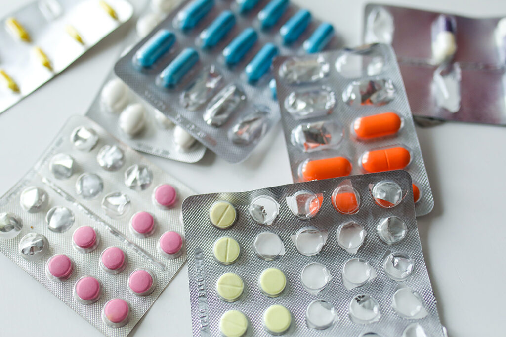 Senado aprova suspensão no aumento de preço de medicamentos em 2021