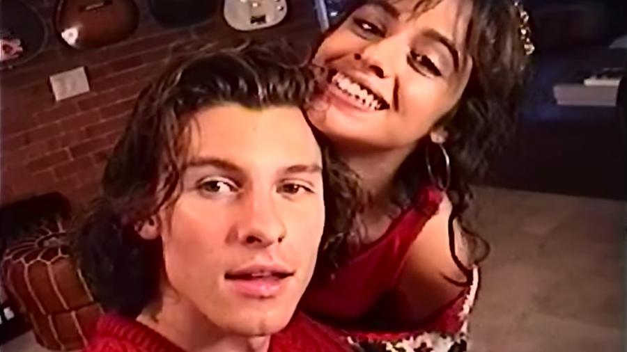 Shawn Mendes e Camila Cabello lançam clipe de ‘The Christmas Song’