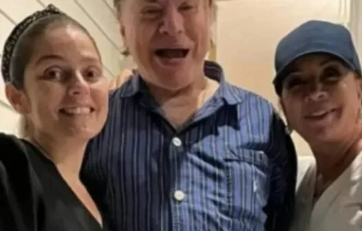 Sílvio Santos aparece sem dentes em foto nos EUA