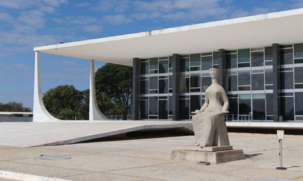 Supremo e TSE retomam sessões após recesso