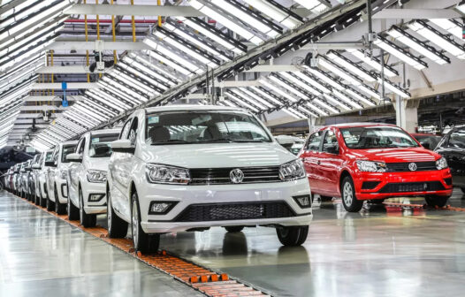 Piora da pandemia faz Volkswagen suspender produção no Brasil