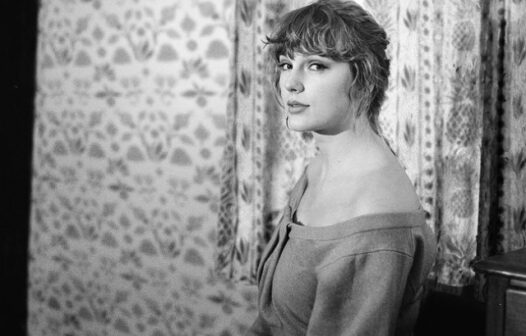 Taylor Swift divulga nova versão de música em trailer de filme