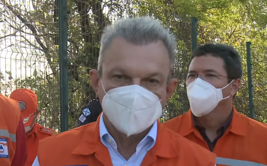 Tecnicamente, o fogo está debelado, diz Sarto sobre incêndio no Parque do Cocó