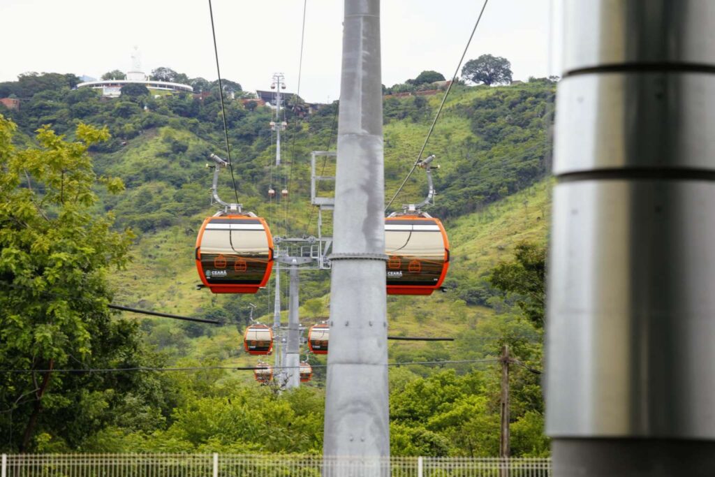 Teleférico do Horto, em Juazeiro do Norte, é inaugurado, mas sofre ‘apagão’ logo depois