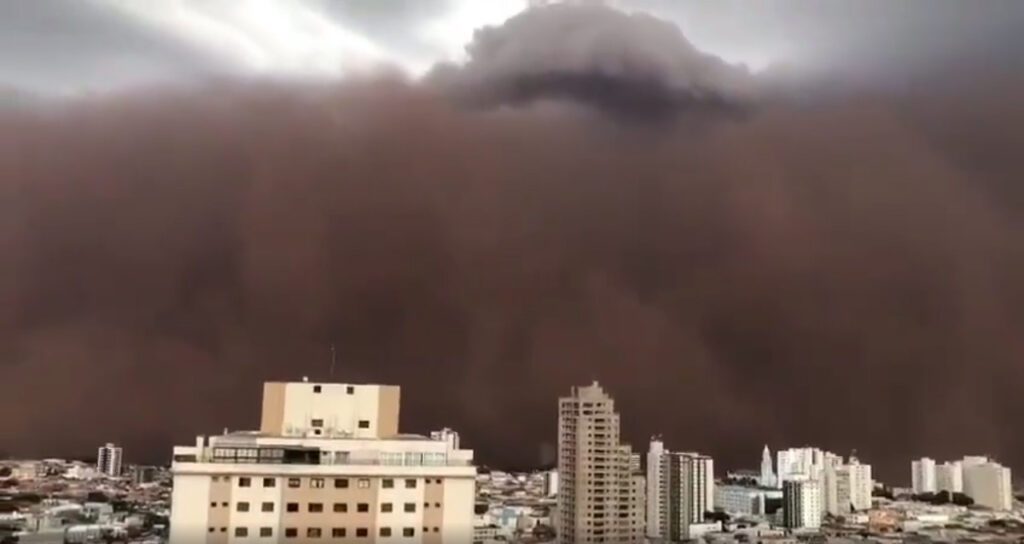 Tempestade de areia atinge cidades do interior de São Paulo