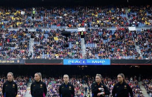 Time feminino do Barcelona bate o recorde de maior público no estádio