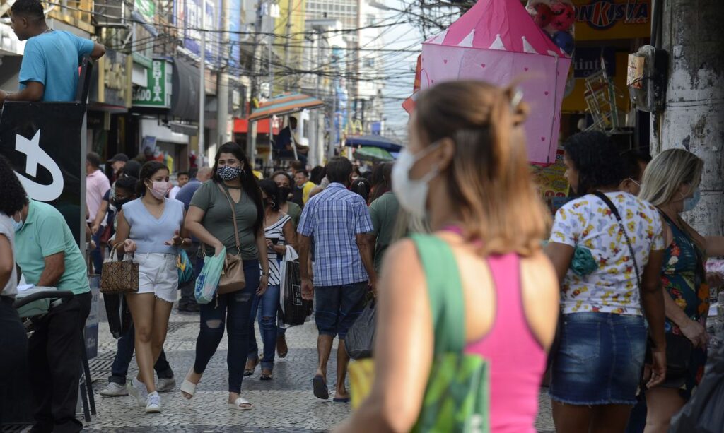 Estado de emergência sanitária devido à Covid-19 chega ao fim no Brasil, após 2 anos e 3 meses