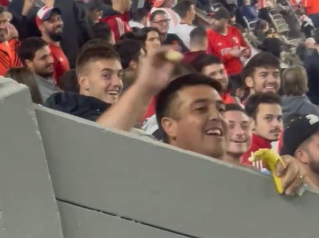 Conmebol pune River Plate por atos racistas contra torcida do Fortaleza em jogo da Libertadores