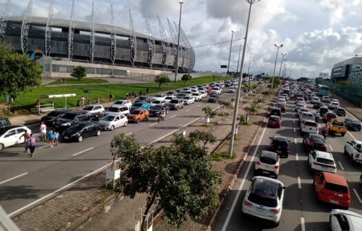 Engarrafamento, chuva forte e festa da torcida marcam pré-jogo da final da Copa do Nordeste entre Fortaleza e Sport