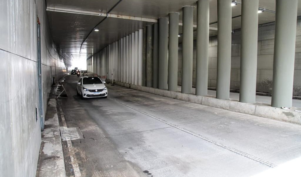 Prefeitura conclui obra de drenagem que deve evitar alagamentos no túnel da Via Expressa, em Fortaleza