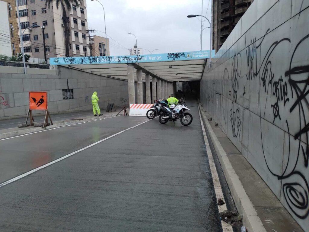 Túnel na Via Expressa alaga novamente e é interditado