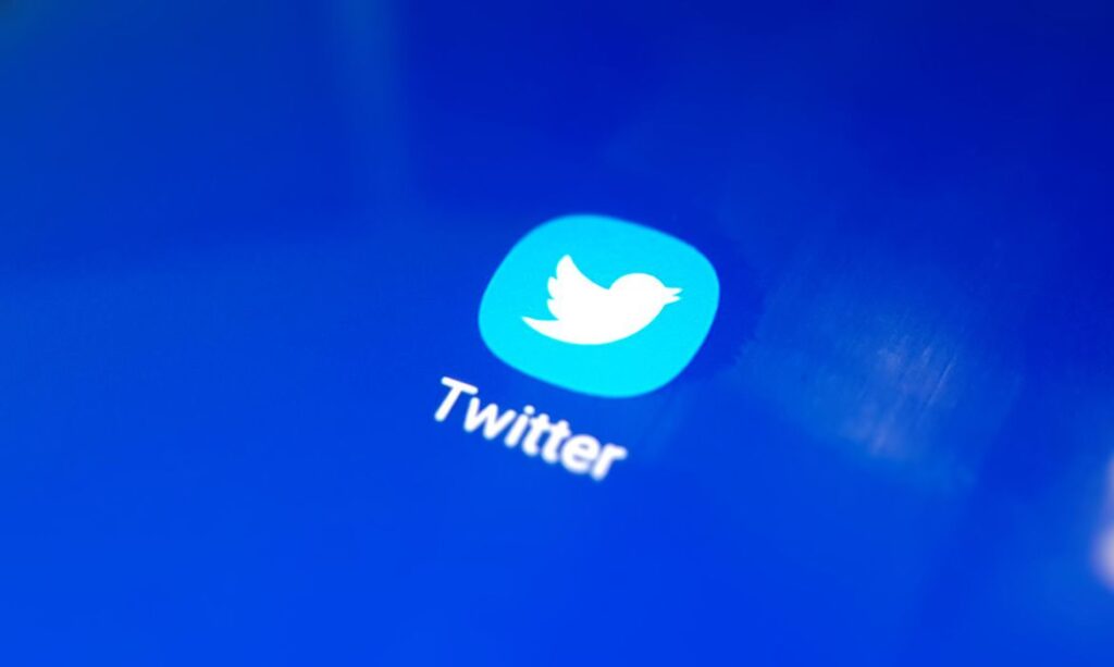 Twitter apresenta instabilidade; rede social alega "questão técnica"