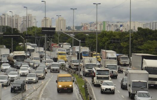São Paulo suspende rodízio de veículos a partir do dia 20