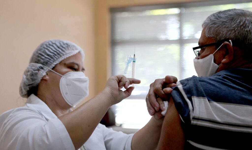 Se ritmo de vacinação for mantido, Brasil poderá ter mais de 80 milhões de pessoas imunizadas até junho