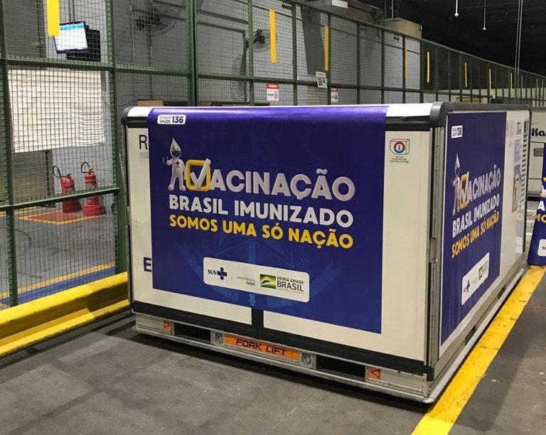 Fiocruz entrega lote com 4,1 milhão de doses de vacinas contra a covid