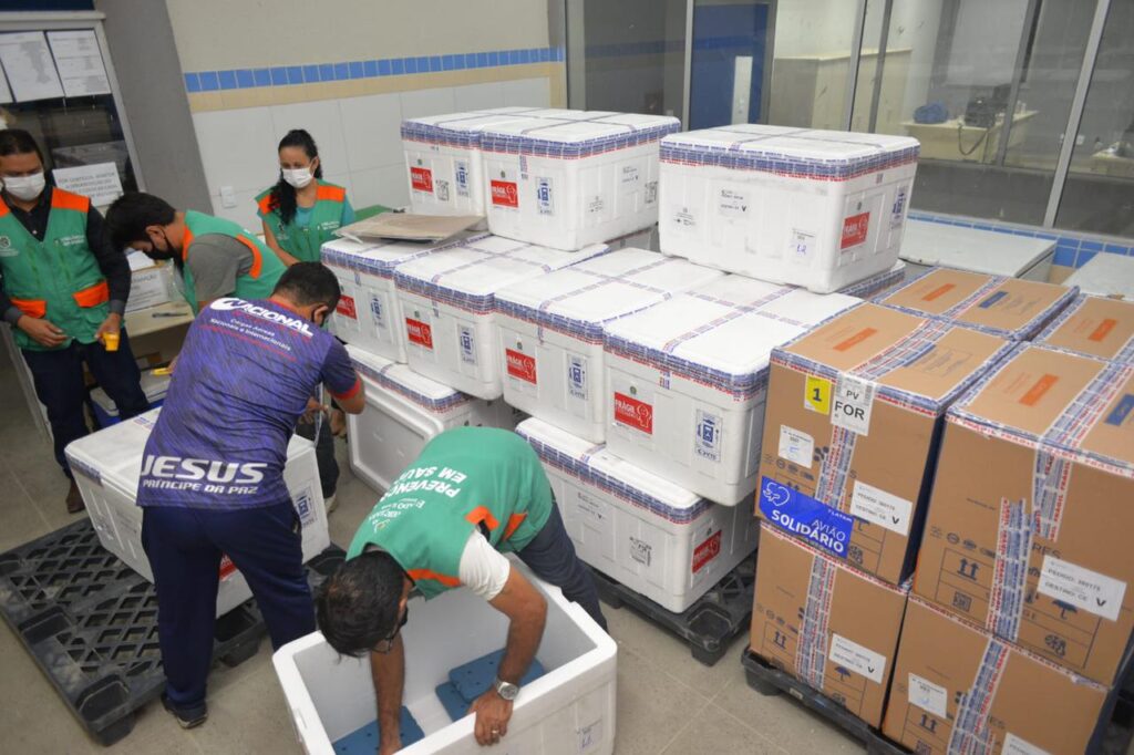 Ceará recebe mais 230 mil doses de vacinas contra Covid nesta sexta-feira (24)