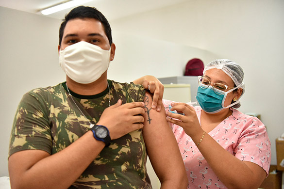 Caucaia inicia vacinação de adolescentes a partir de 12 anos, contra a Covid-19, nesta quarta-feira (22)