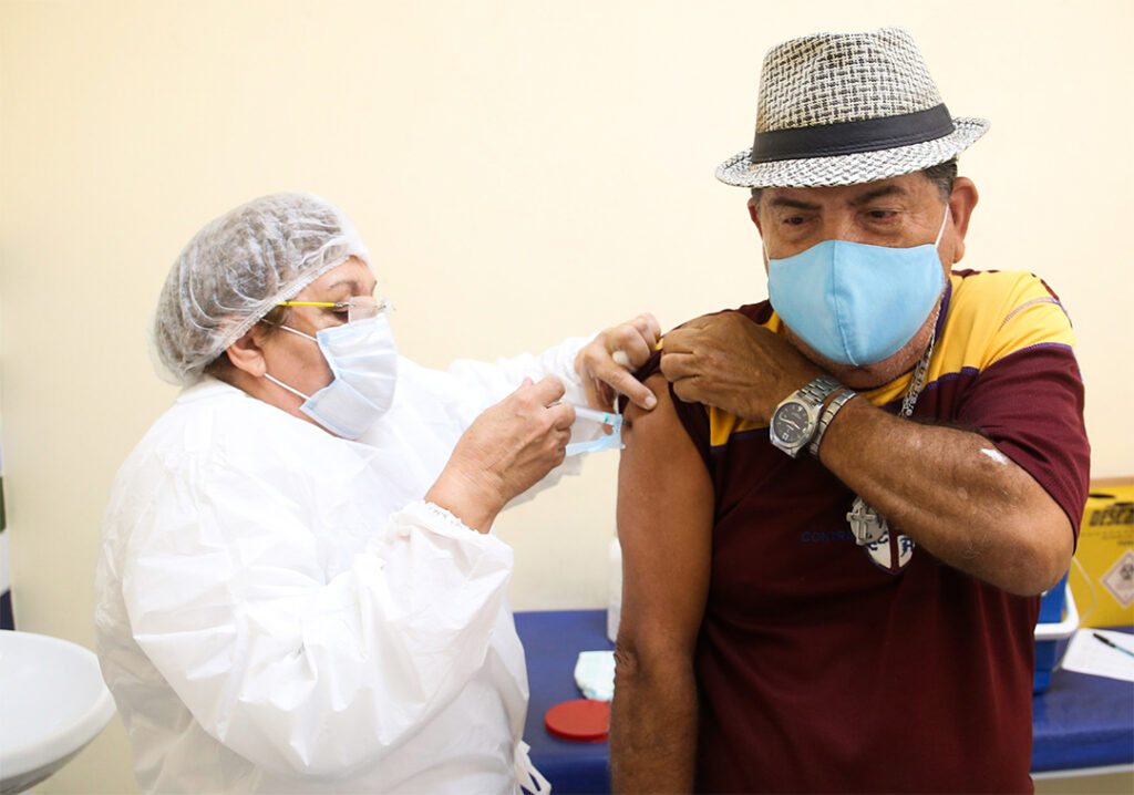 Vacinação em Fortaleza: pessoas de 37 anos estão agendadas para receber vacina nesta semana