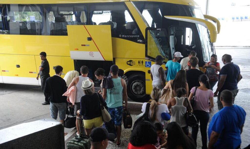 Vai viajar na Semana Santa? Empresas de ônibus ofertam 111 viagens extras em Fortaleza