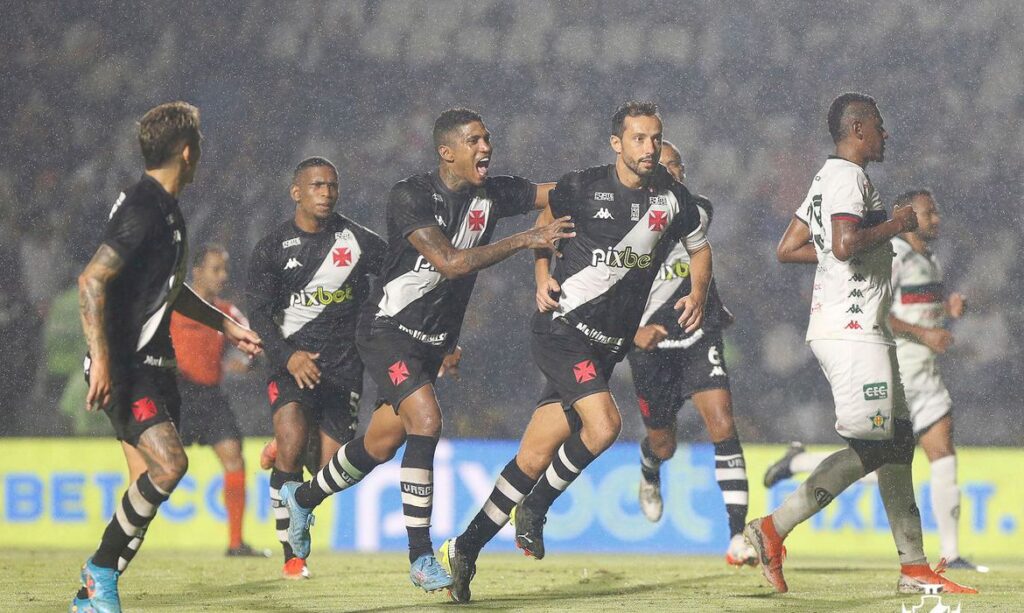 Campeonato Carioca: Vasco vence a Portuguesa com gol de Nenê e vira líder