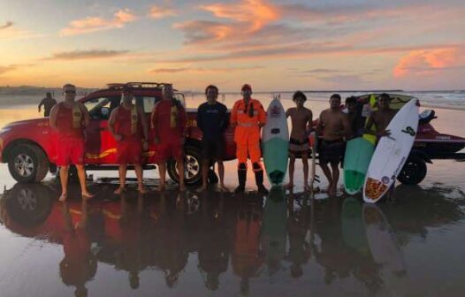 Velejador que estava “cansado” é resgatado por bombeiros na Praia do Futuro