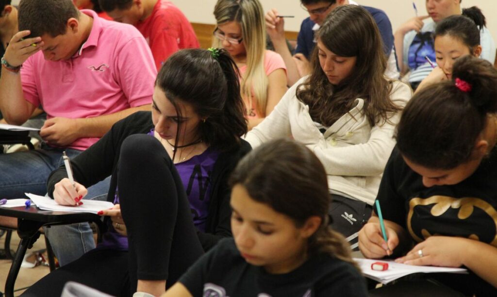 Estudantes se preparam para segundo Enem do ano