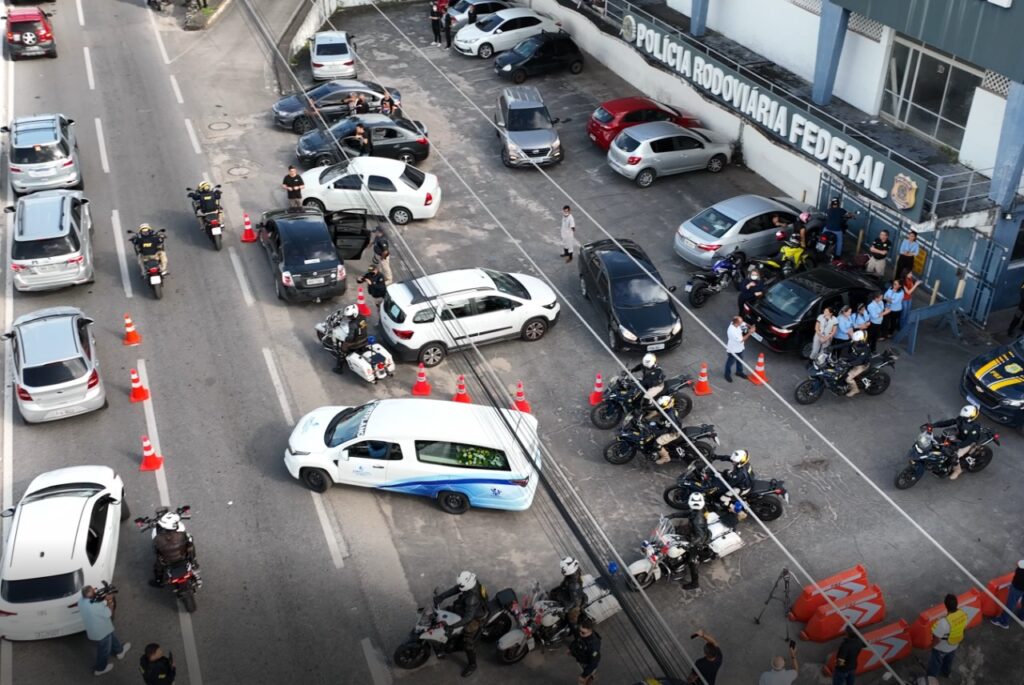 Vídeo: cortejo do PRF Márcio Hélio acontece na tarde desta quinta-feira (19)