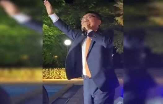 Vídeo: embaixador da Coreia do Sul canta “Evidências” e viraliza nas redes sociais