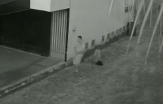 Vídeo: mulher desacordada é abandonada em rua e estuprada por homem no Ceará