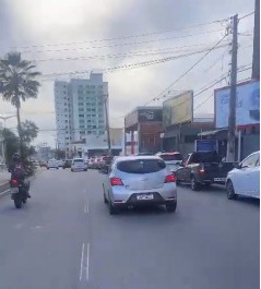 Vídeo por medo de aumento de gasolina, motoristas lotam posto de combustível em Fortaleza