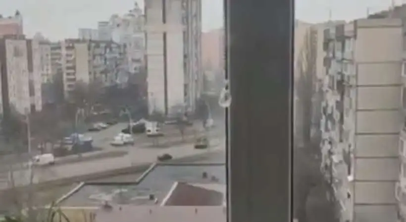 Vídeo: tanque russo passa por cima de carro e deixa idoso ferido