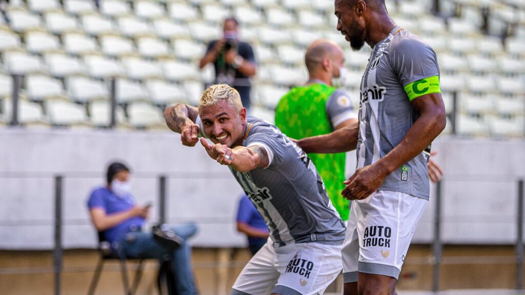 Em jogo movimentado, Ceará e Flamengo empatam na Arena Castelão