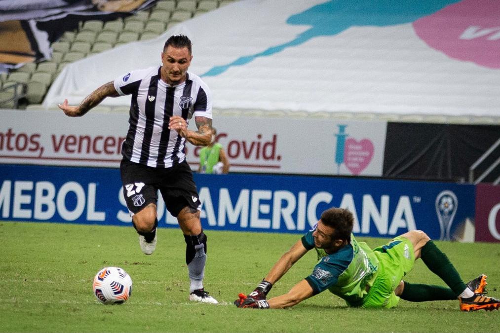 Vina desencanta, Ceará joga bem e vence o Jorge Wilstermann na estreia da Copa Sul-Americana