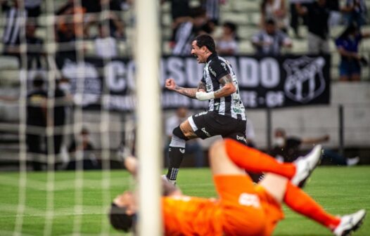 Ceará vence o Corinthians e entra firme na briga por uma vaga na Taça Libertadores