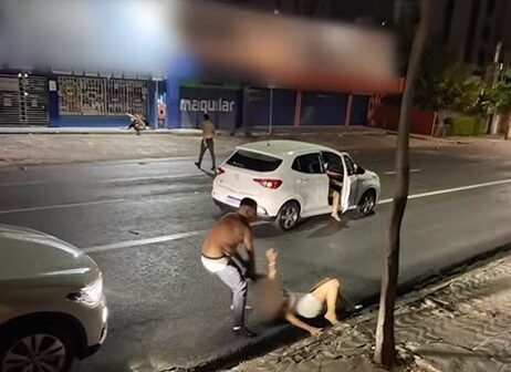 Vídeo: motorista agride mulher e tenta atropelar amigo, em Fortaleza